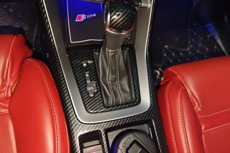 Used Audi Q3 2019 40 TFSI Fashion Dynamic Model Gear Lever