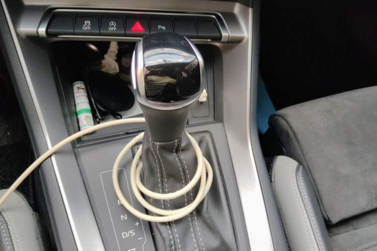 Used Audi Q3 2019 35 TFSI Fashion Dynamic Model Gear Lever
