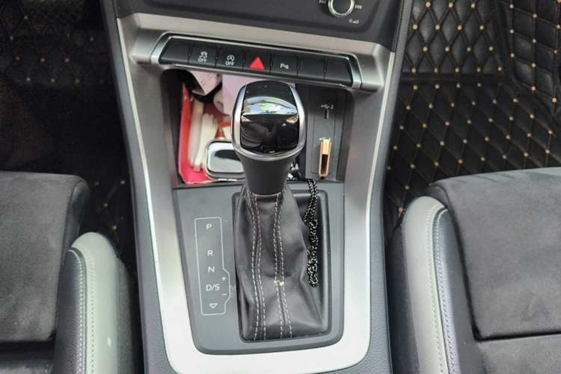 Used Audi Q3 2019 35 TFSI Advanced Dynamic Edition Gear Lever
