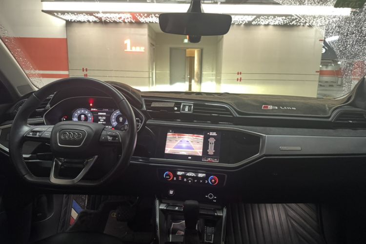 Used Audi Q3 2019 35 TFSI Fashion Dynamic Model Interior 1