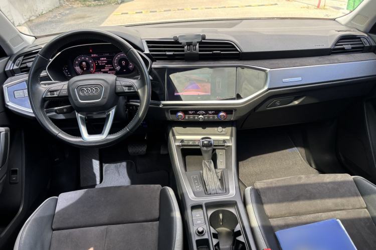 Used Audi Q3 2019 35 TFSI Advanced Dynamic Edition Interior 1