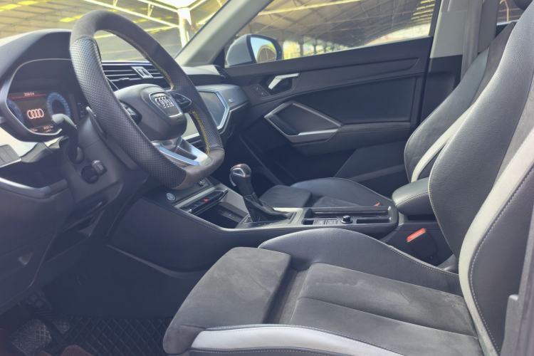Used Audi Q3 2019 35 TFSI Fashion Dynamic Model Interior 2