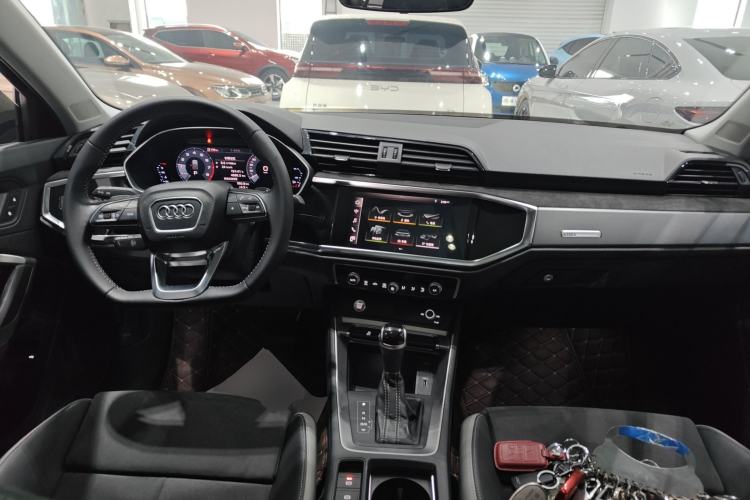 Used Audi Q3 2019 35 TFSI Fashion Dynamic Model Interior 2