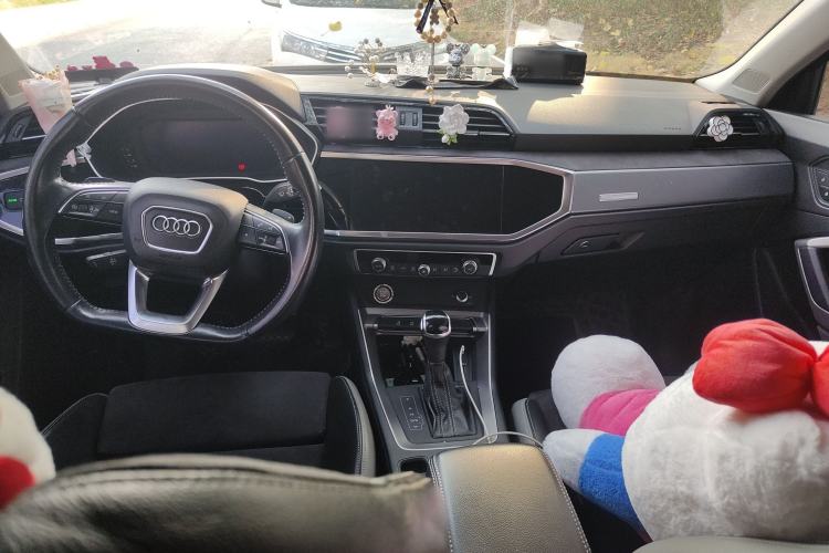 Used Audi Q3 2019 35 TFSI Fashion Dynamic Model Interior 2