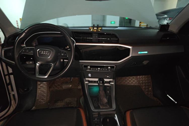 Used Audi Q3 2019 40 TFSI Fashionable and Elegant Model Interior 2