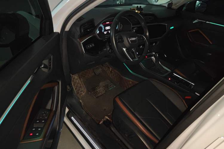 Used Audi Q3 2019 40 TFSI Fashionable and Elegant Model Interior 3