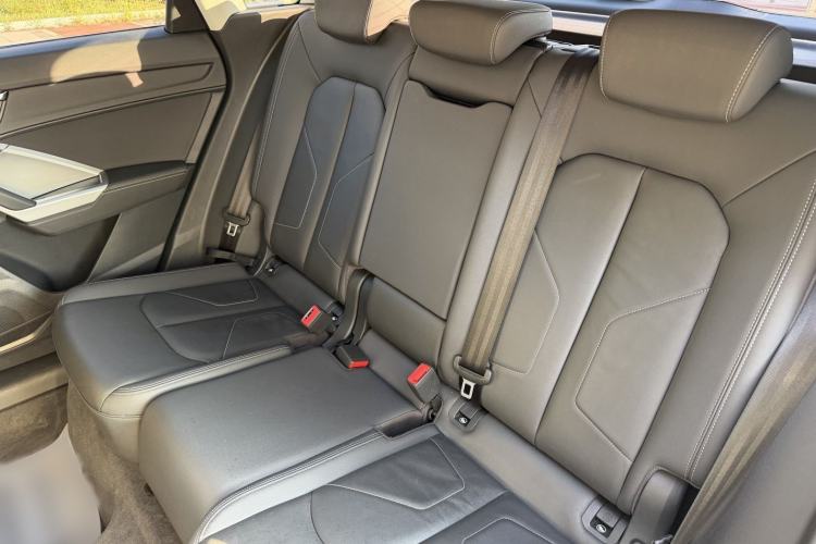 Used Audi Q3 2019 35 TFSI Advanced Style Edition Interior 4