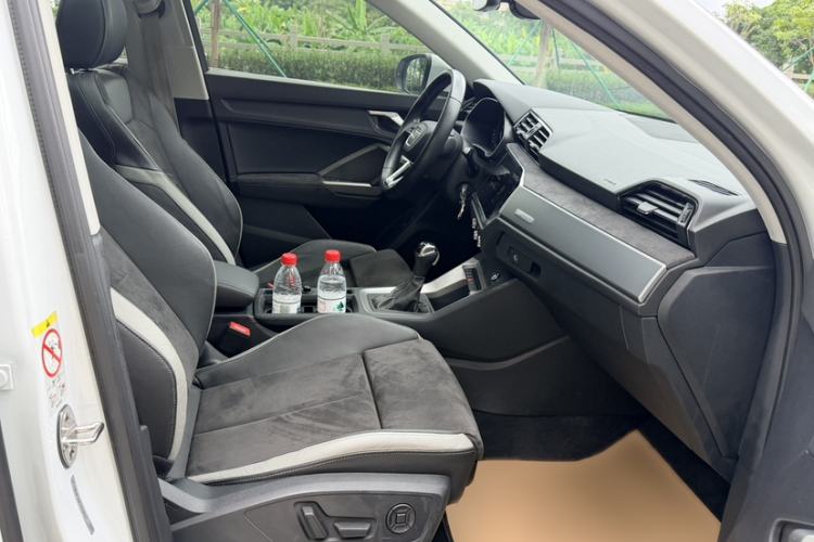 Used Audi Q3 2019 35 TFSI Advanced Dynamic Edition Interior 4