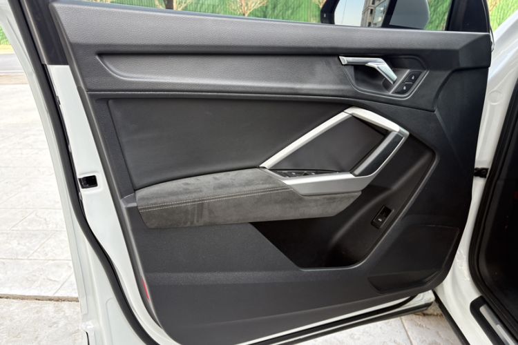 Used Audi Q3 2019 35 TFSI Advanced Dynamic Edition Interior 5