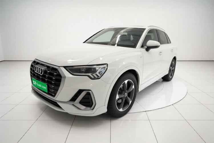 Used Audi Q3 2019 35 TFSI Fashionable and Elegant Model Guazi used car, China used car export, Used car for sale, Used cars, Cheapest cars for sale