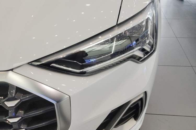 Used Audi Q3 2019 35 TFSI Advanced Dynamic Edition Left Front Headlight