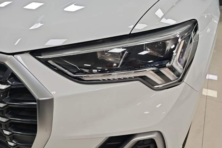 Used Audi Q3 2019 40 TFSI Fashion Dynamic Model Left Front Headlight