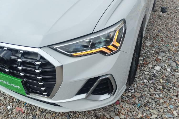 Used Audi Q3 2019 40 TFSI quattro Fashion Dynamic Model Left Front Headlight