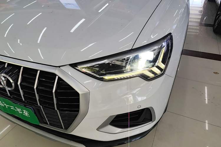 Used Audi Q3 2019 35 TFSI Advanced Style Edition Left Front Headlight