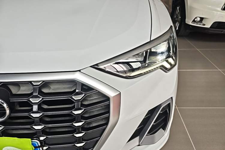 Used Audi Q3 2019 40 TFSI Fashion Dynamic Model Left Front Headlight