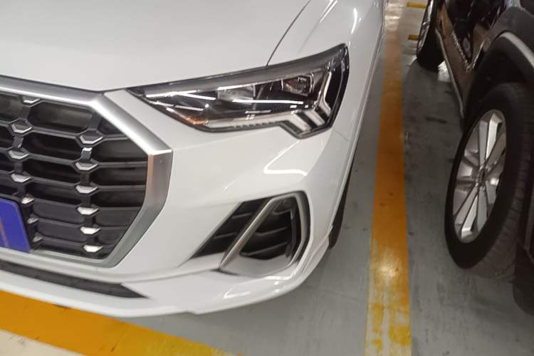 Used Audi Q3 2019 40 TFSI Fashion Dynamic Model Left Front Headlight