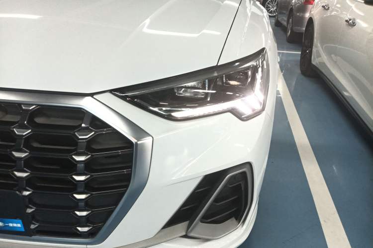 Used Audi Q3 2019 35 TFSI Fashion Dynamic Model Left Front Headlight