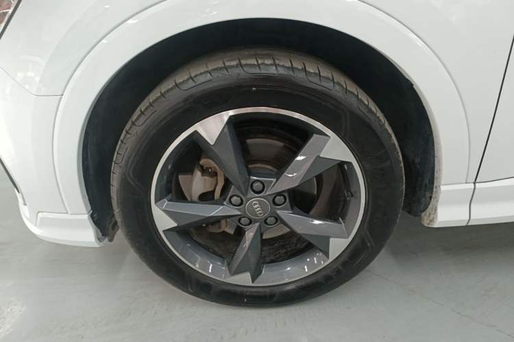 Used Audi Q3 2019 40 TFSI Fashion Dynamic Model Left Front Wheel Hub