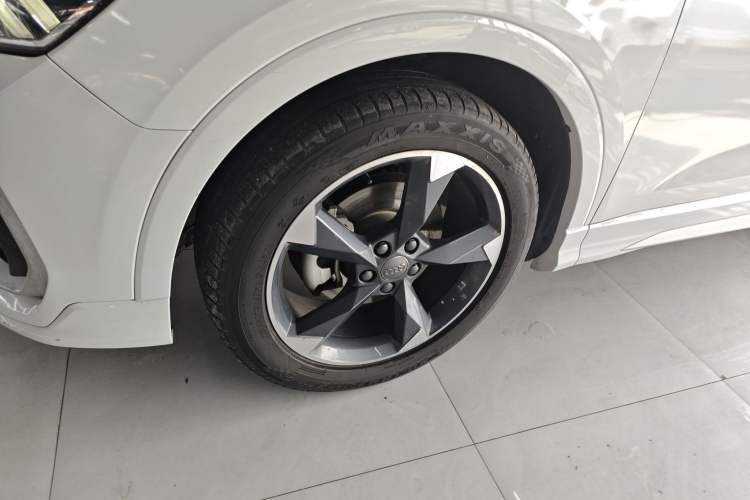 Used Audi Q3 2019 35 TFSI Fashion Dynamic Model Left Front Wheel Hub
