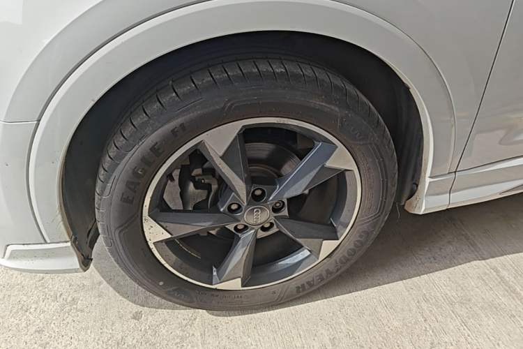 Used Audi Q3 2019 35 TFSI Fashion Dynamic Model Left Front Wheel Hub