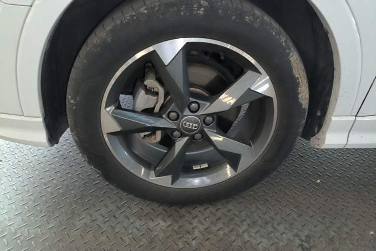 Used Audi Q3 2019 40 TFSI Fashion Dynamic Model Left Front Wheel Hub