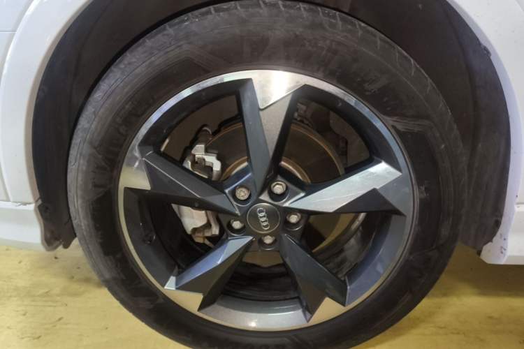 Used Audi Q3 2019 35 TFSI Fashion Dynamic Model Left Front Wheel Hub