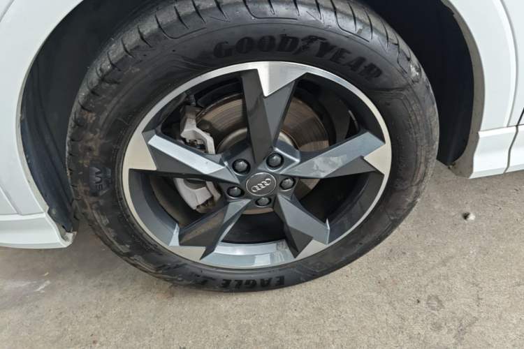 Used Audi Q3 2019 40 TFSI Fashion Dynamic Model Left Front Wheel Hub
