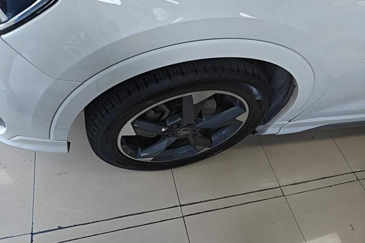 Used Audi Q3 2019 40 TFSI Fashion Dynamic Model Left Front Wheel Hub