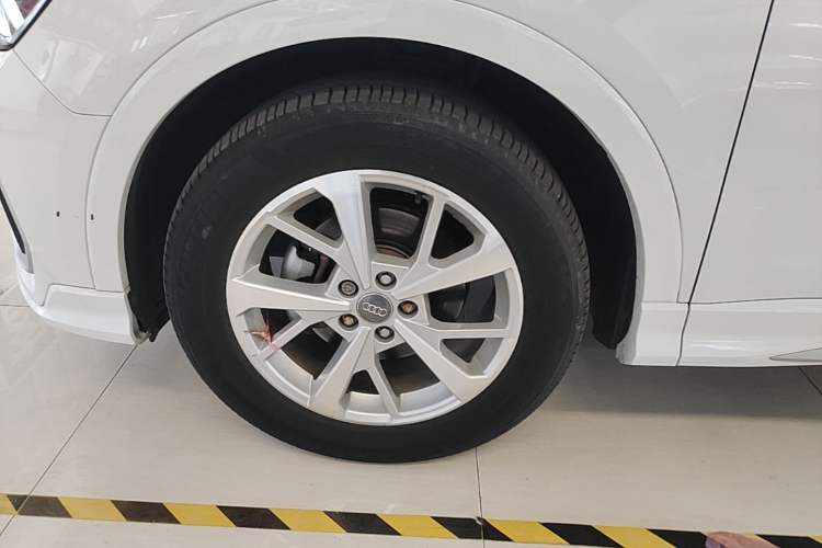 Used Audi Q3 2019 35 TFSI Advanced Dynamic Edition Left Front Wheel Hub