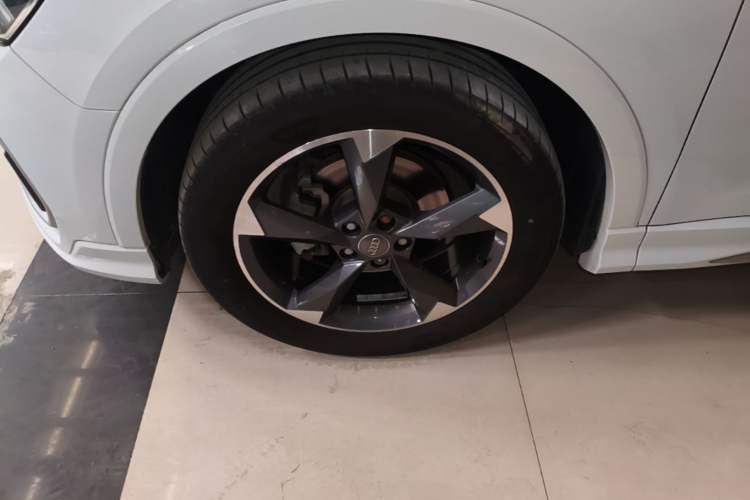 Used Audi Q3 2019 35 TFSI Fashion Dynamic Model Left Front Wheel Hub