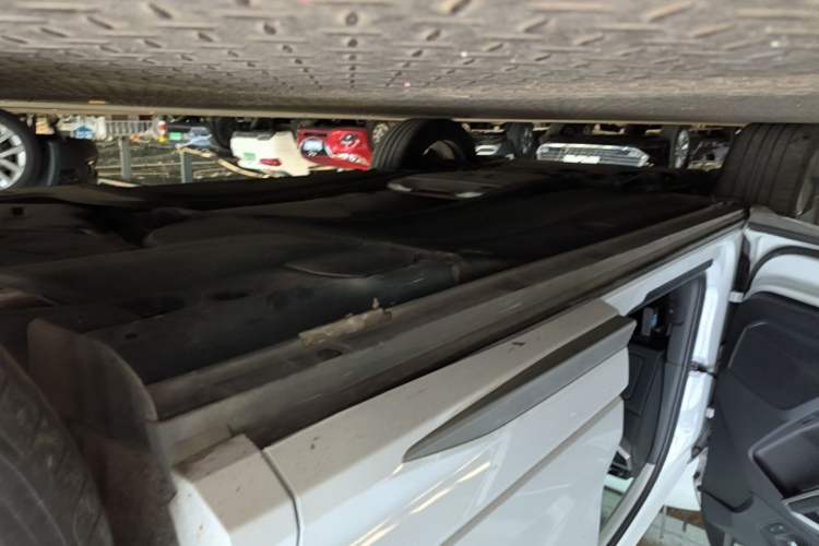 Used Audi Q3 2019 40 TFSI Fashion Dynamic Model Left Side Sill
