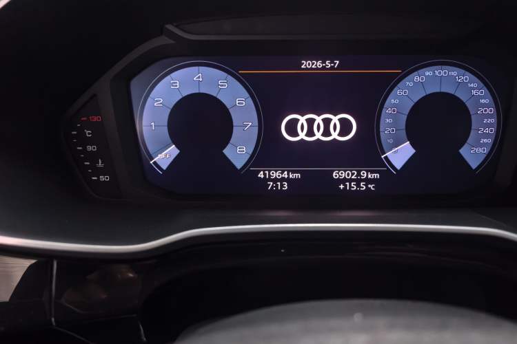 Used Audi Q3 2019 35 TFSI Fashion Dynamic Model Odometer Close Up
