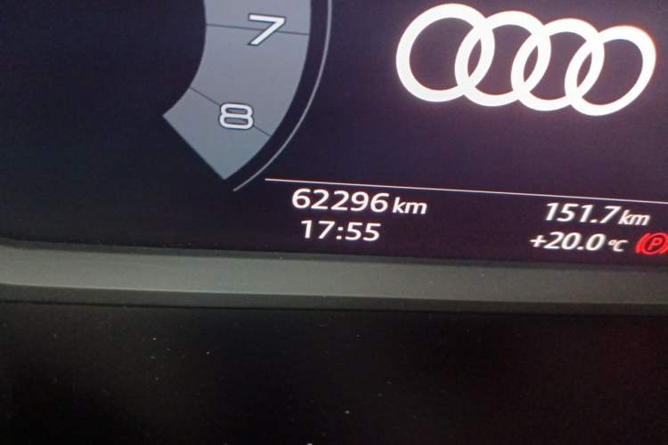 Used Audi Q3 2019 35 TFSI Advanced Dynamic Edition Odometer Close Up