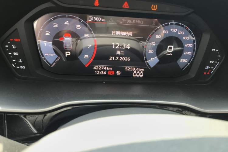 Used Audi Q3 2019 35 TFSI Fashion Dynamic Model Odometer Close Up