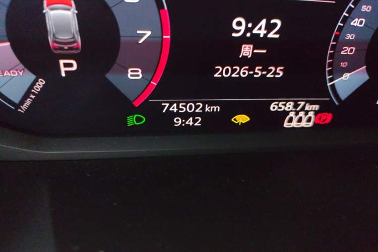 Used Audi Q3 2019 35 TFSI Advanced Dynamic Edition Odometer Close Up