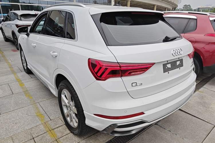 Used Audi Q3 2019 35 TFSI Advanced Dynamic Edition Rear Left 45 Deg