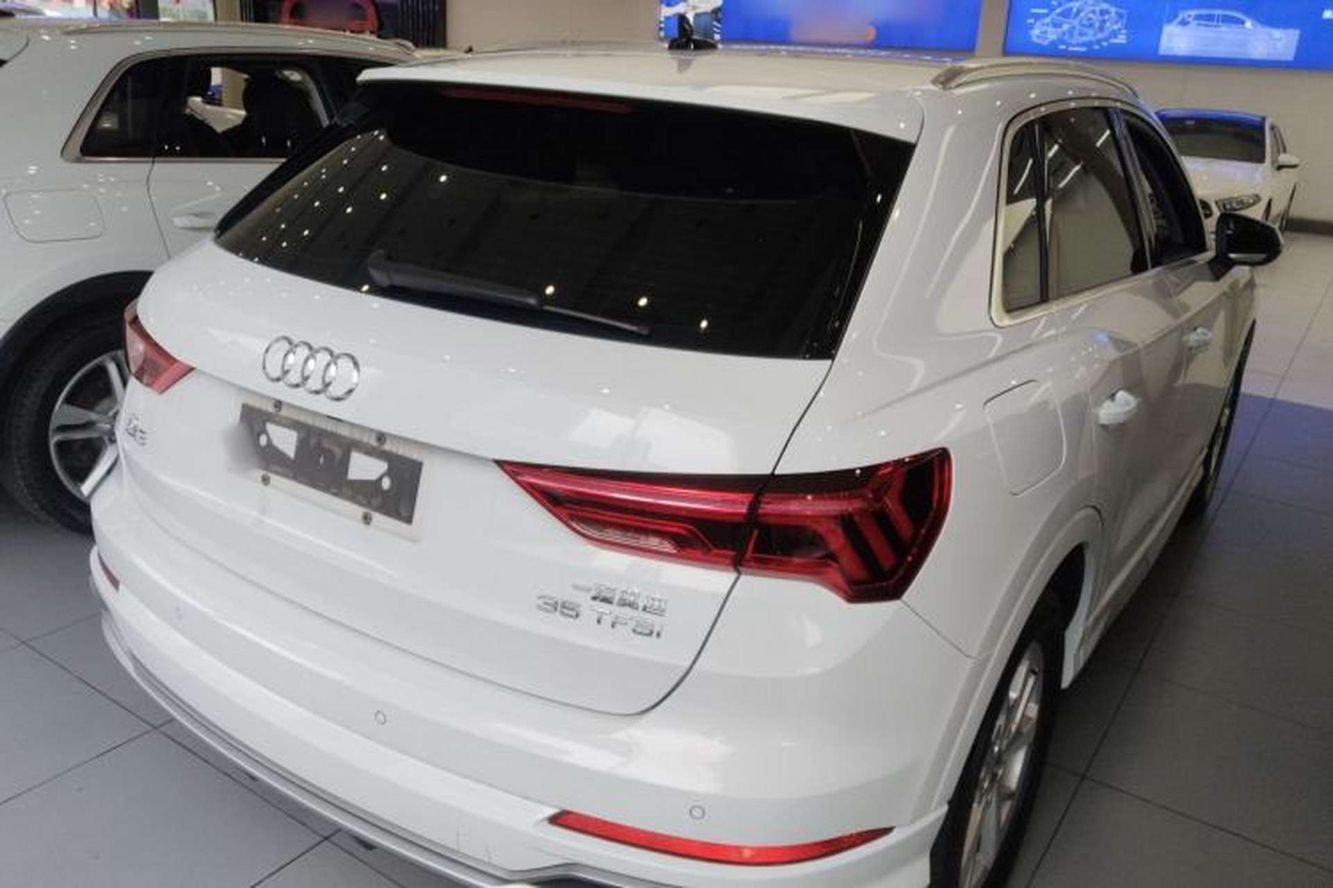 Used Audi Q3 2019 35 TFSI Advanced Dynamic Edition Rear Right 45 Deg