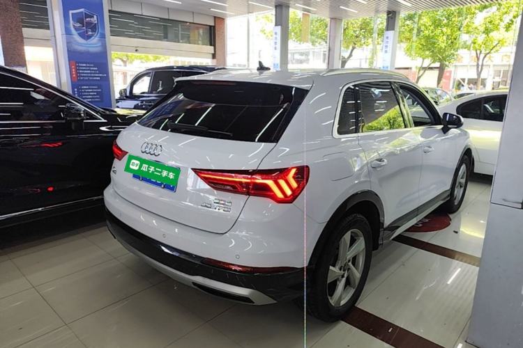 Used Audi Q3 2019 35 TFSI Advanced Style Edition Rear Right 45 Deg