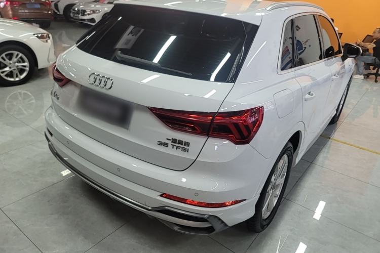 Used Audi Q3 2019 35 TFSI Advanced Dynamic Edition Rear Right 45 Deg