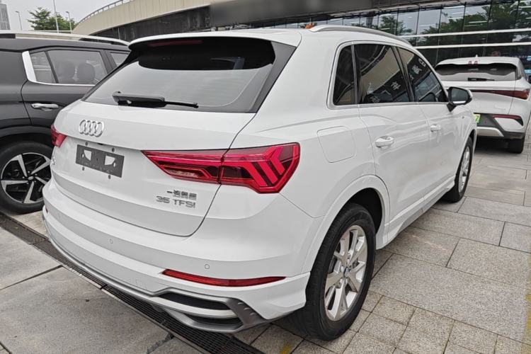 Used Audi Q3 2019 35 TFSI Advanced Dynamic Edition Rear Right 45 Deg