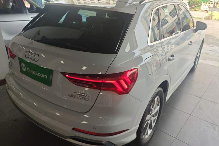 Used Audi Q3 2019 35 TFSI Advanced Dynamic Edition Rear Right 45 Deg