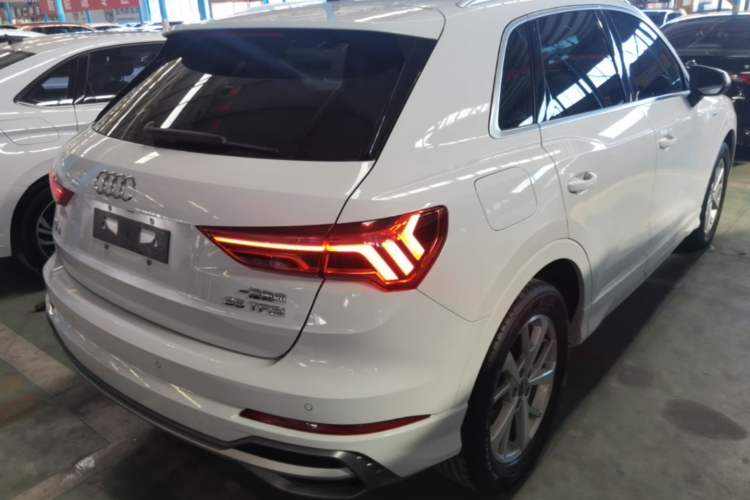 Used Audi Q3 2019 35 TFSI Advanced Dynamic Edition Rear Right 45 Deg