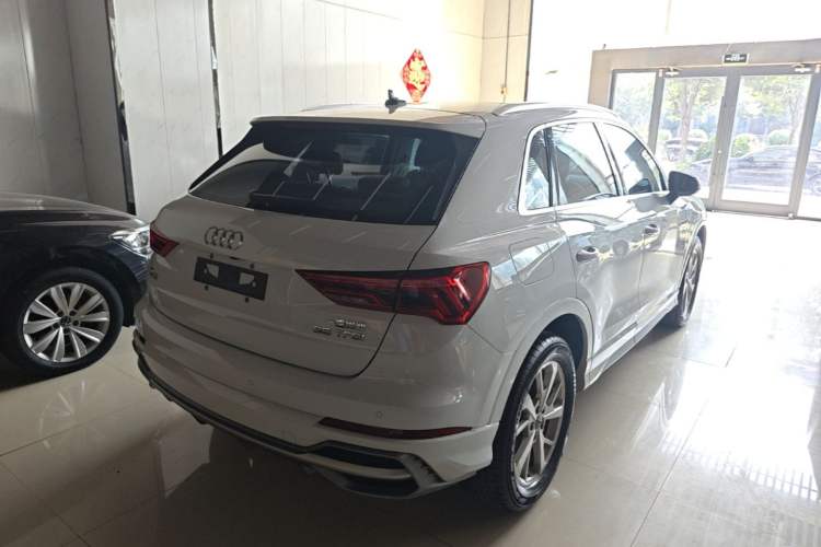 Used Audi Q3 2019 35 TFSI Advanced Dynamic Edition Rear Right 45 Deg