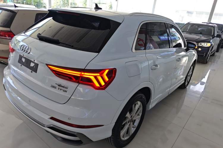 Used Audi Q3 2019 35 TFSI Advanced Dynamic Edition Rear Right 45 Deg