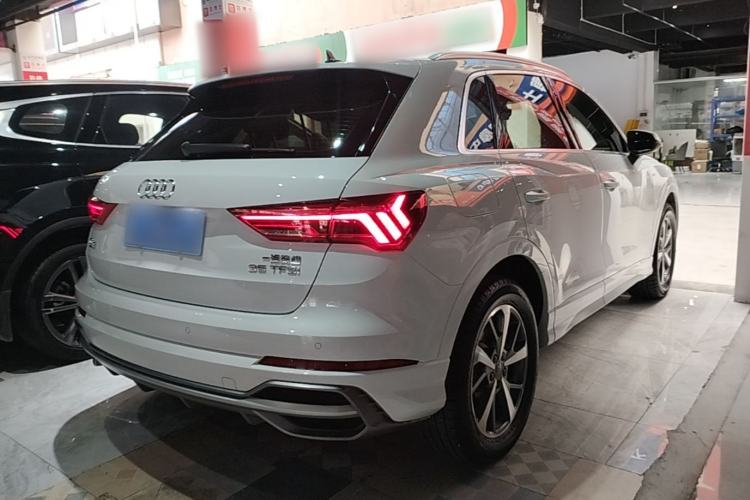 Used Audi Q3 2019 35 TFSI Advanced Dynamic Edition Rear Right 45 Deg