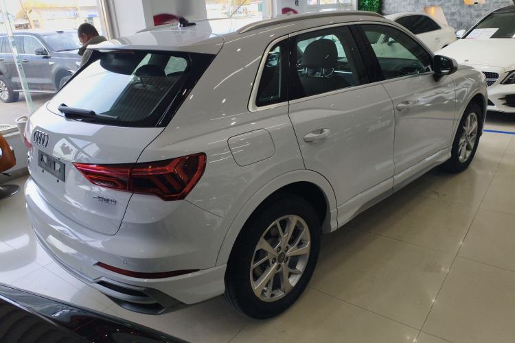 Used Audi Q3 2019 35 TFSI Advanced Dynamic Edition Rear Right 45 Deg