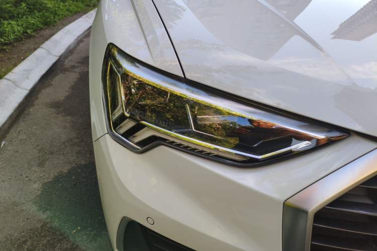 Used Audi Q3 2019 35 TFSI Advanced Style Edition Right Front Headlight