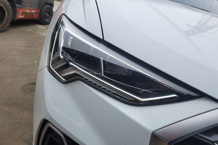 Used Audi Q3 2019 35 TFSI Advanced Dynamic Edition Right Front Headlight