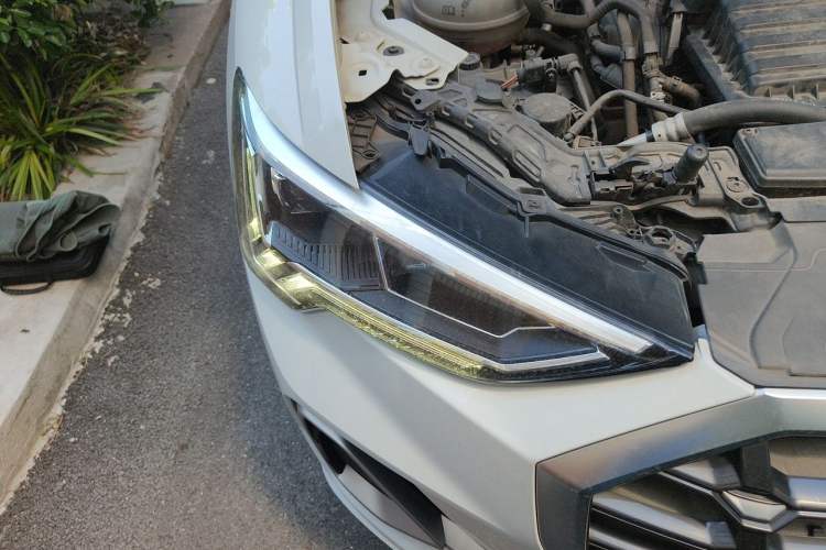 Used Audi Q3 2019 35 TFSI Fashion Dynamic Model Right Front Headlight