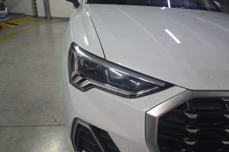 Used Audi Q3 2019 35 TFSI Advanced Dynamic Edition Right Front Headlight